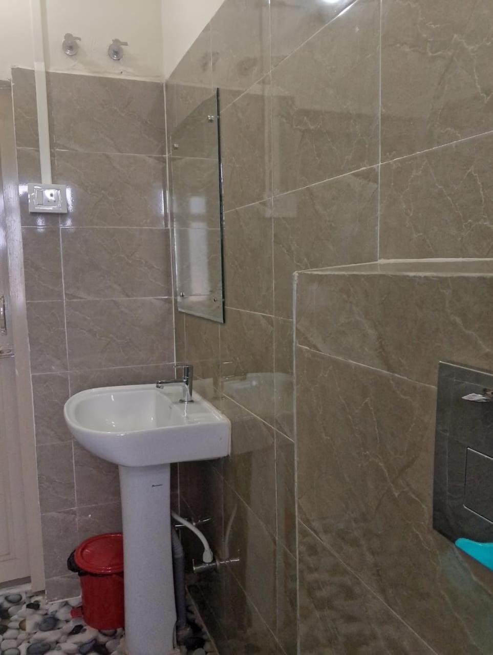 Hotel Bhargav Ґувахаті Екстер'єр фото